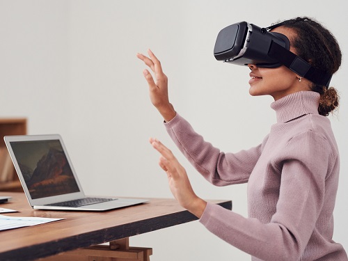 Read more about the article Tech Insight : Where Are We At With VR These Days?  